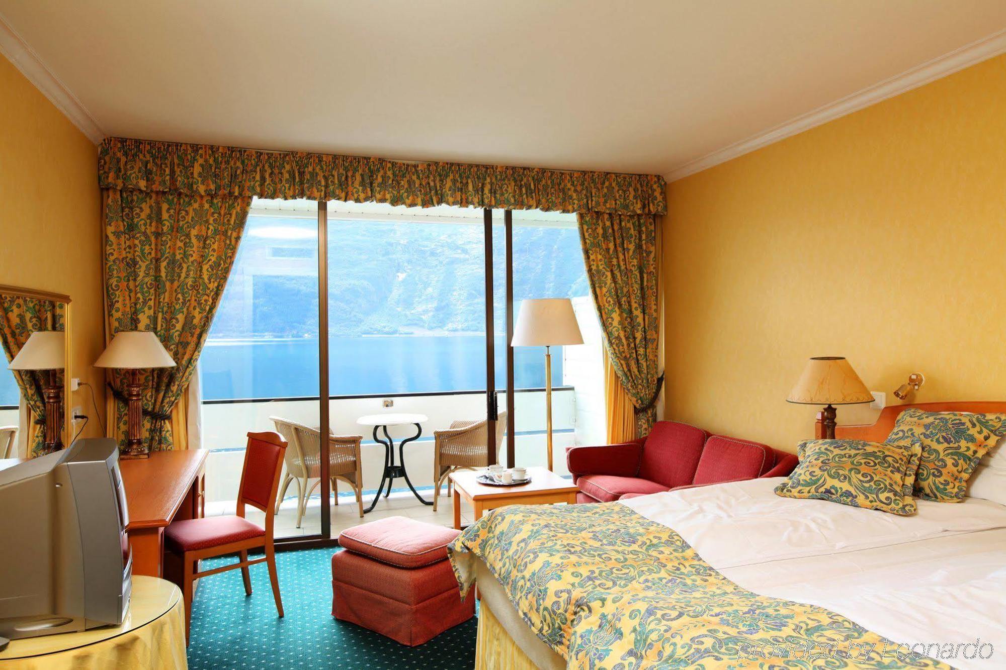 Hotel Ullensvang Лофтхус Экстерьер фото